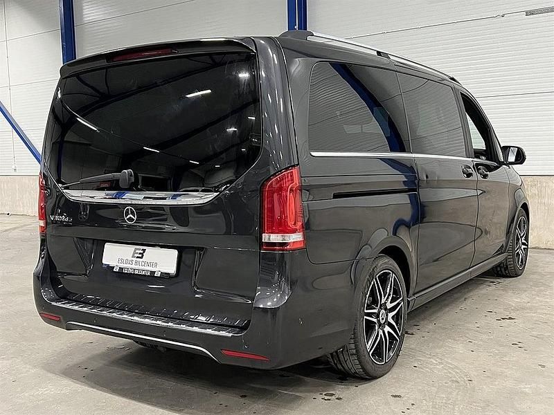 Begagnad Mercedes V300 AMG 239 HK (175 kW) 2019 Mörkgrå Minibuss