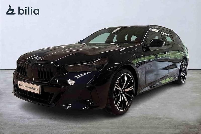 Svart Begagnad 2025 BMW 520 Kombi | 649 900 kr - Bild 1/1