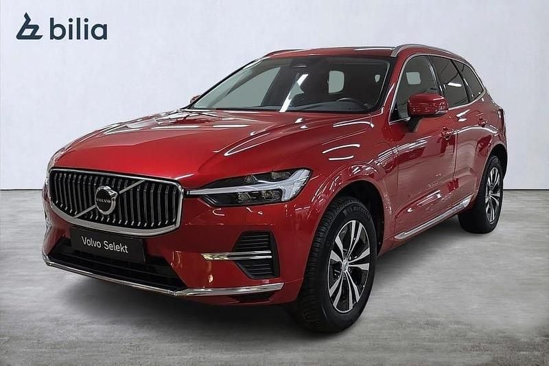 Begagnad Volvo XC60 Core 355 HK (261 kW) 2023 Röd SUV