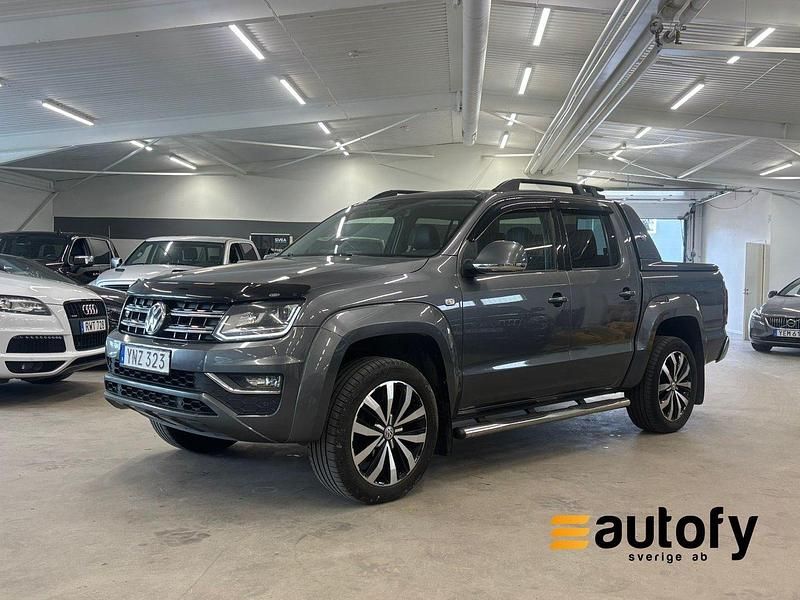 Grå Begagnad 2017 VW Amarok Highline Pickup | 284 900 kr (Bra pris) - Bild 1/4