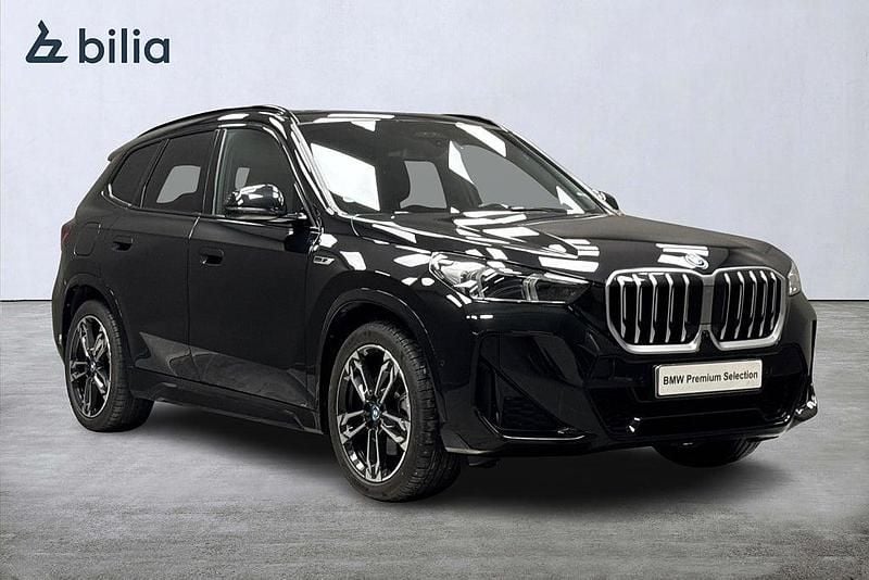 Svart Begagnad 2022 BMW X1 M Sport SUV | 509 000 kr (Lite dyr) - Bild 1/4