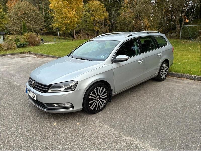 Silver Begagnad 2013 VW Passat Kombi | 75 000 kr (Bra pris) - Bild 1/4
