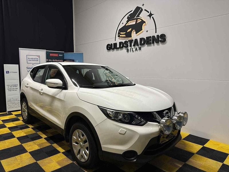 Vit Begagnad 2014 Nissan Qashqai SUV | 94 900 kr (Marknadspris) - Bild 1/4