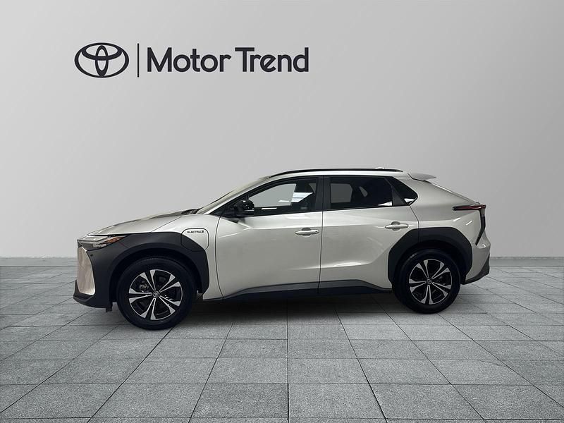 Begagnad Toyota bZ4X 2023 Silver SUV