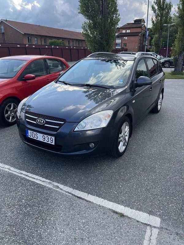 Grå Begagnad 2009 Kia Ceed Sportswagon 4 Kombi | 28 000 kr (Bra pris) - Bild 1/4