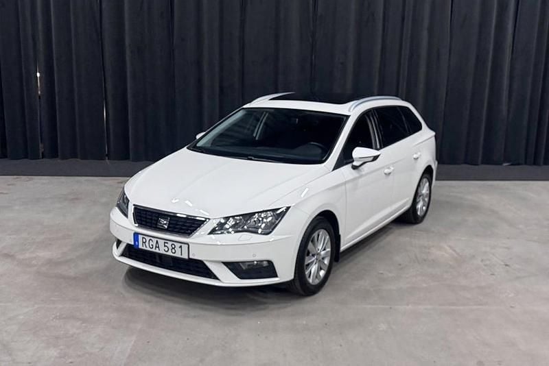 Vit Begagnad 2018 Seat Leon ST Style Kombi | 139 900 kr (Marknadspris) - Bild 1/4