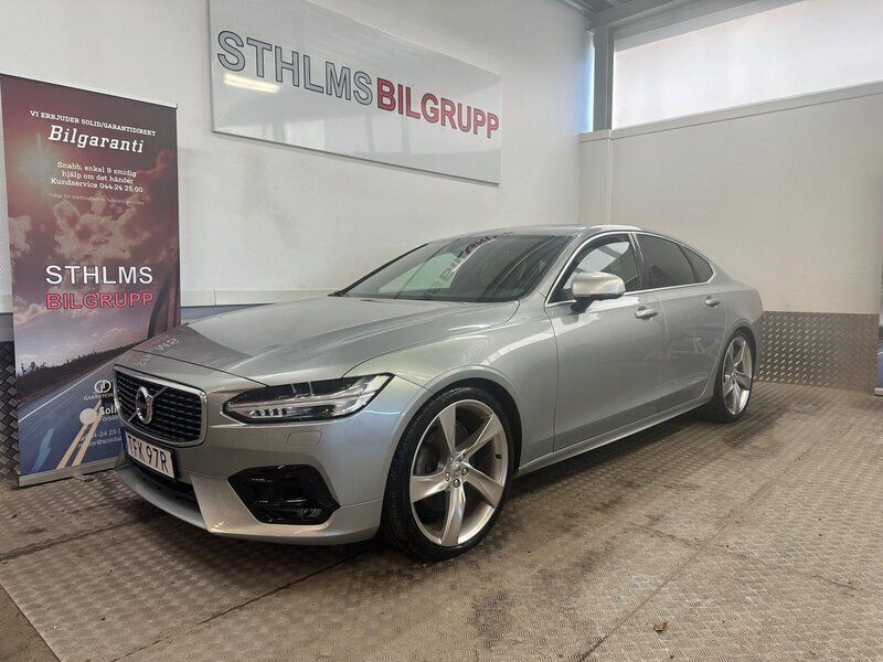 Silver (silver metallic) Begagnad 2019 Volvo S90 R-Design Sedan | 320 000 kr (Marknadspris) - Bild 1/4