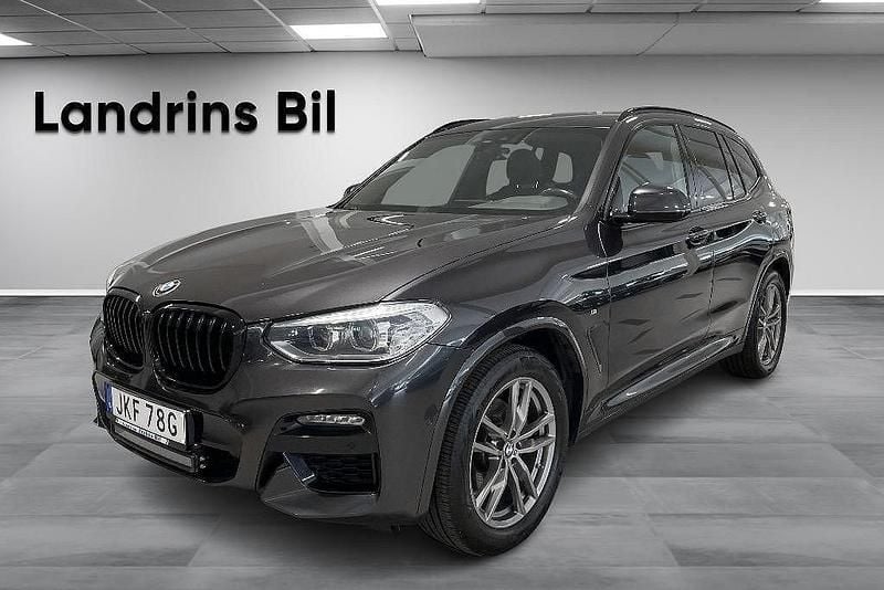 Grå Begagnad 2021 BMW X3 M Sport SUV | 419 900 kr (Marknadspris) - Bild 1/4