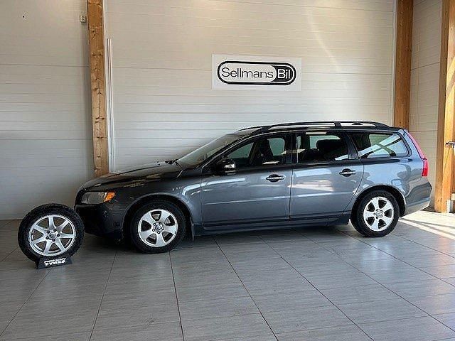 Grå Begagnad 2007 Volvo V70 Kinetic Kombi | 59 000 kr (Dyr) - Bild 1/4