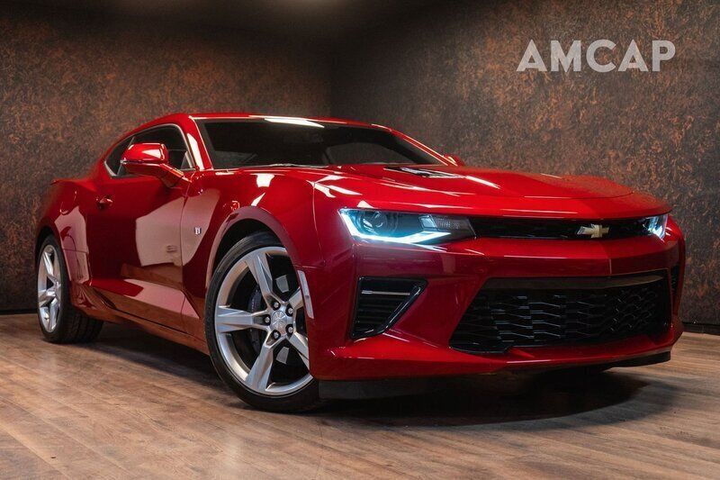 Röd Begagnad 2017 Chevrolet Camaro SS Sportkupé | 498 500 kr (Marknadspris) - Bild 1/4