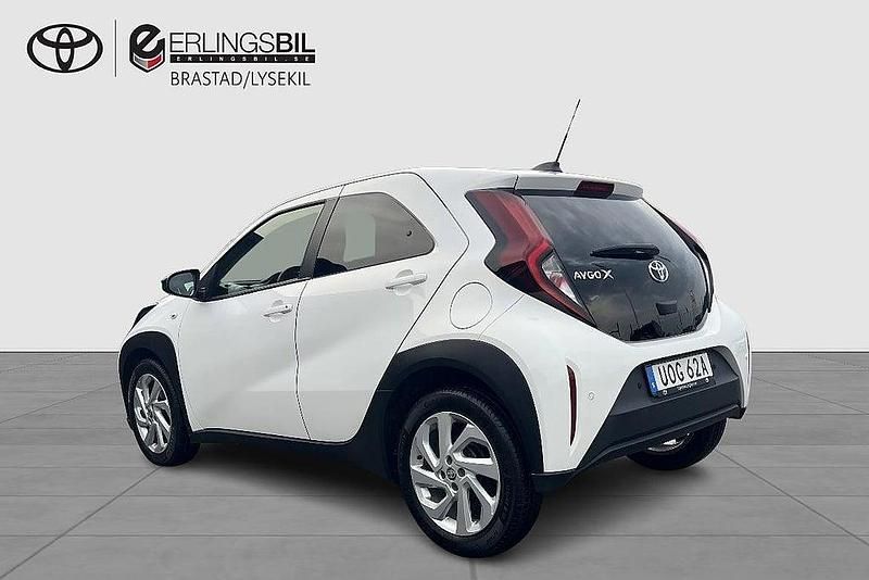 Begagnad Toyota Aygo X Play 72 HK (52 kW) 2022 Vit SUV