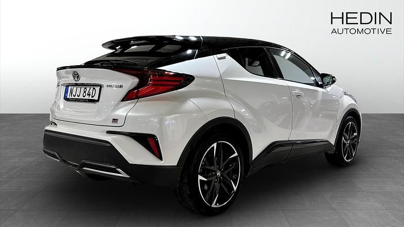 Begagnad Toyota C-HR Sport 184 HK (135 kW) 2022 Vit SUV