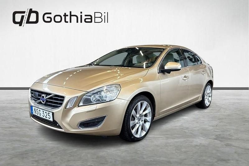 Gul Begagnad 2011 Volvo S60 Summum Sedan | 79 900 kr (Bra pris) - Bild 1/4