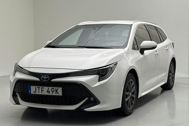 Begagnad Toyota Corolla Style 122 HK (89 kW) 2022 Vit Kombi