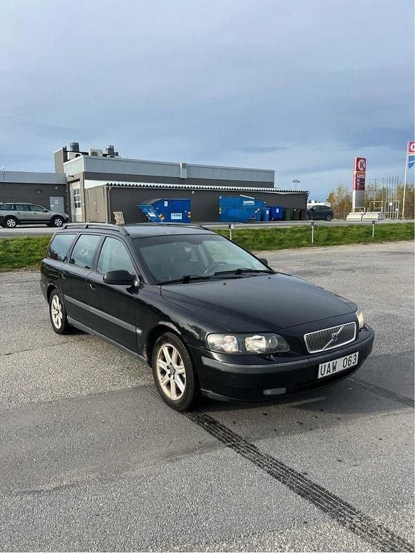 Svart Begagnad 2003 Volvo V70 Business Edition Kombi | 14 500 kr (Bra pris) - Bild 1/4