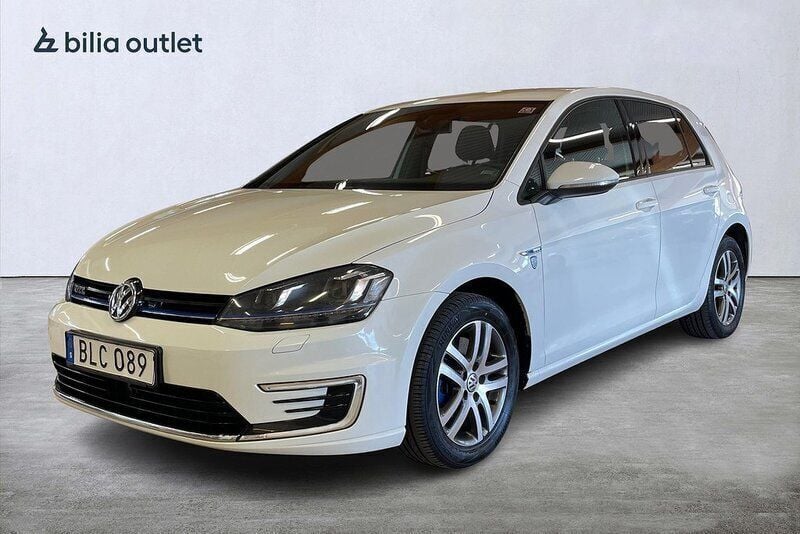 Vit Begagnad 2015 VW Golf VII GTE Halvkombi | 119 900 kr (Bra pris) - Bild 1/3