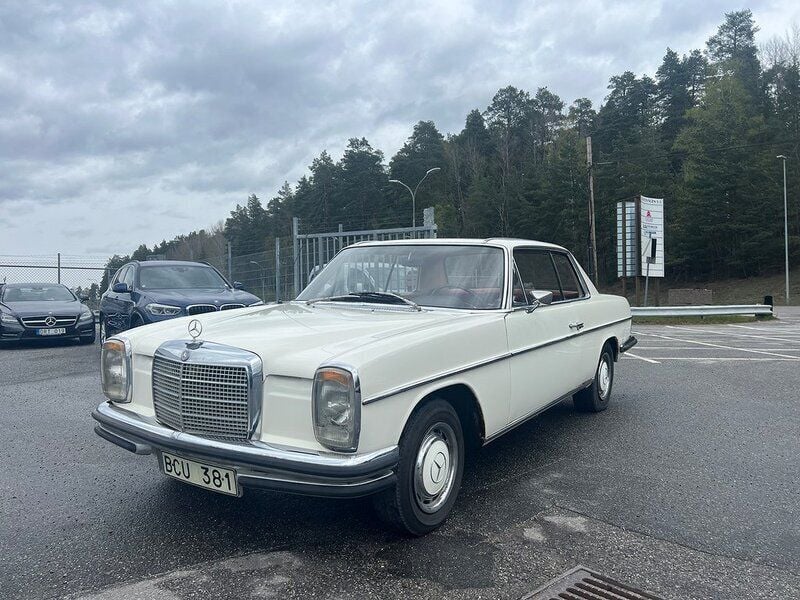 Vit Begagnad 1969 Mercedes 250 Sportkupé | 129 900 kr - Bild 1/4