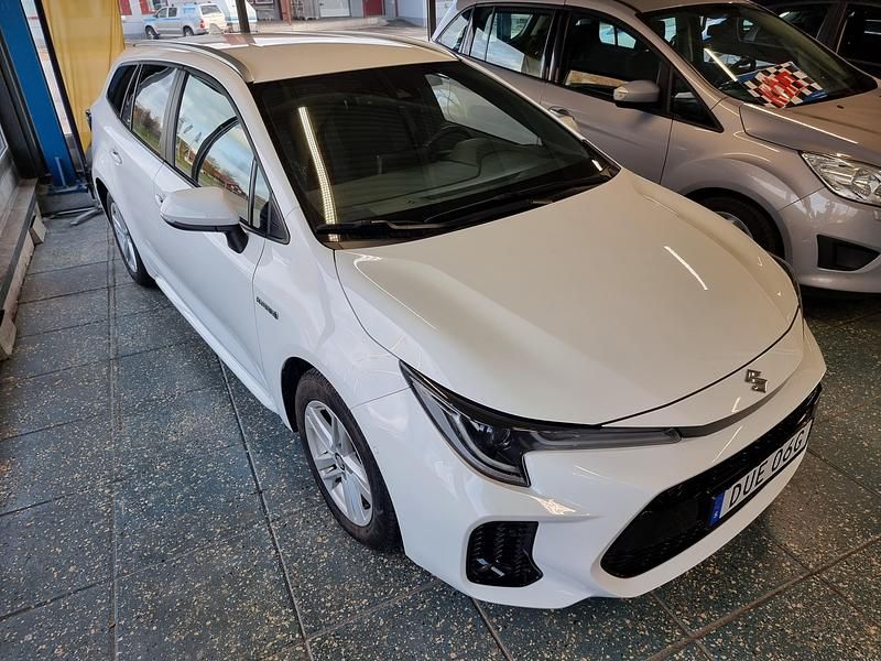 Begagnad Suzuki Swace 124 HK (91 kW) 2021 Vit Kombi