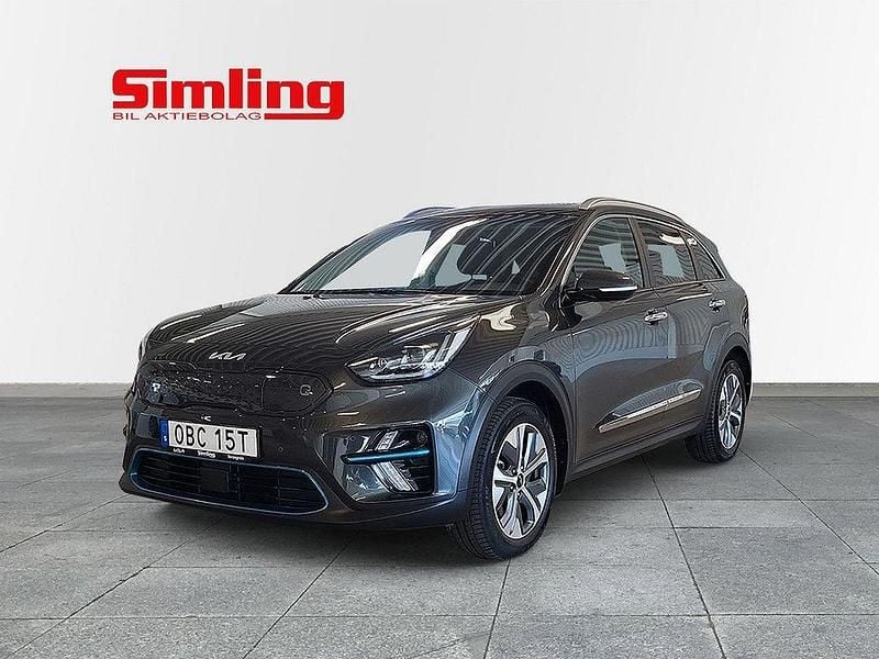 Grå Begagnad 2022 Kia e-Niro Advance SUV | 309 900 kr (Marknadspris) - Bild 1/4