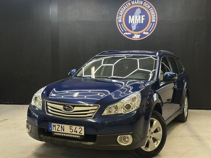 Mörkblå (blå) Begagnad 2012 Subaru Outback SUV | 74 800 kr (Marknadspris) - Bild 1/4