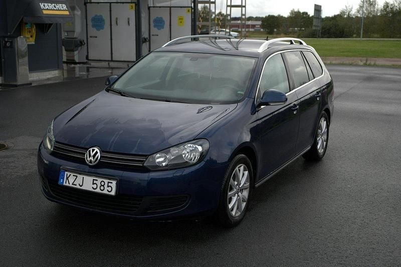 Blå Begagnad 2011 VW Golf VI Style Kombi | 49 000 kr (Marknadspris) - Bild 1/4
