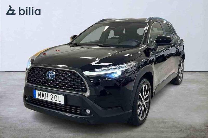 Svart Begagnad 2022 Toyota Corolla Cross Plus SUV | 359 900 kr (Lite dyr) - Bild 1/1