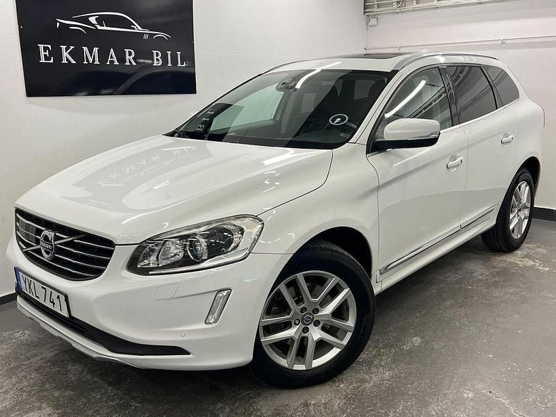 Vit Begagnad 2017 Volvo XC60 Summum SUV | 229 900 kr (Marknadspris) - Bild 1/4