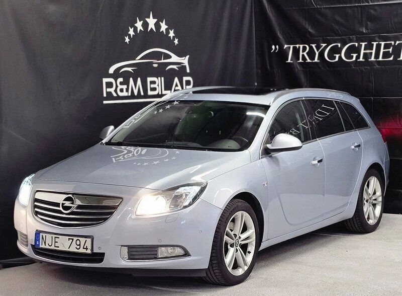 Grå Begagnad 2013 Opel Insignia Kombi | 64 800 kr (Marknadspris) - Bild 1/4