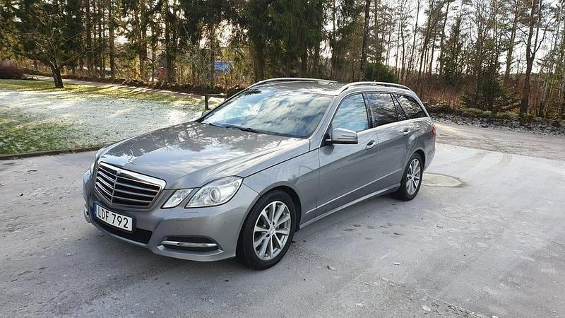 Begagnad 2011 Mercedes E220 Avantgarde Kombi | 88 000 kr (Marknadspris) - Bild 1/4