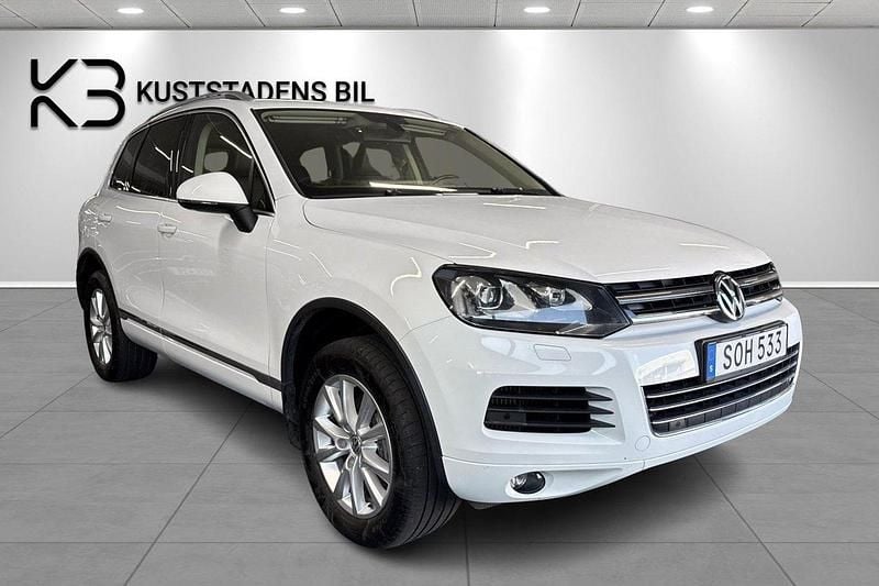 Vit Begagnad 2014 VW Touareg SUV | 137 500 kr (Bra pris) - Bild 1/4