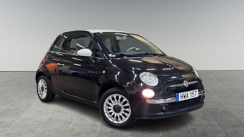 Svart Begagnad 2016 Fiat 500 Lounge Halvkombi | 69 900 kr (Marknadspris) - Bild 1/4