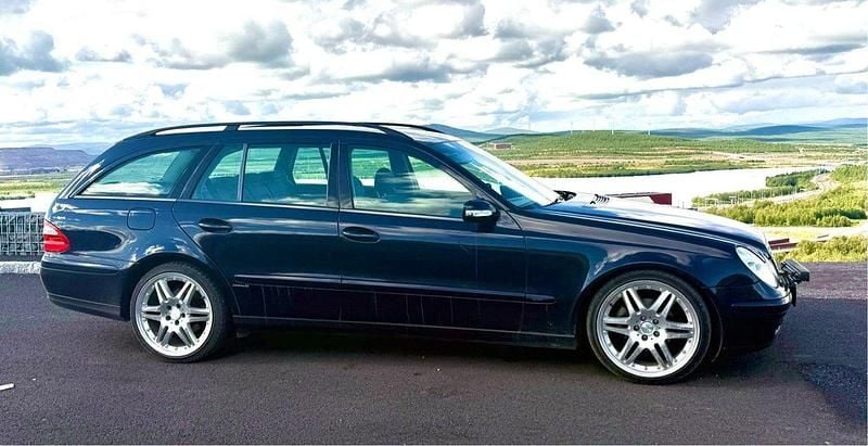 Blå Begagnad 2004 Mercedes E240 Kombi | 30 000 kr (Bra pris) - Bild 1/3