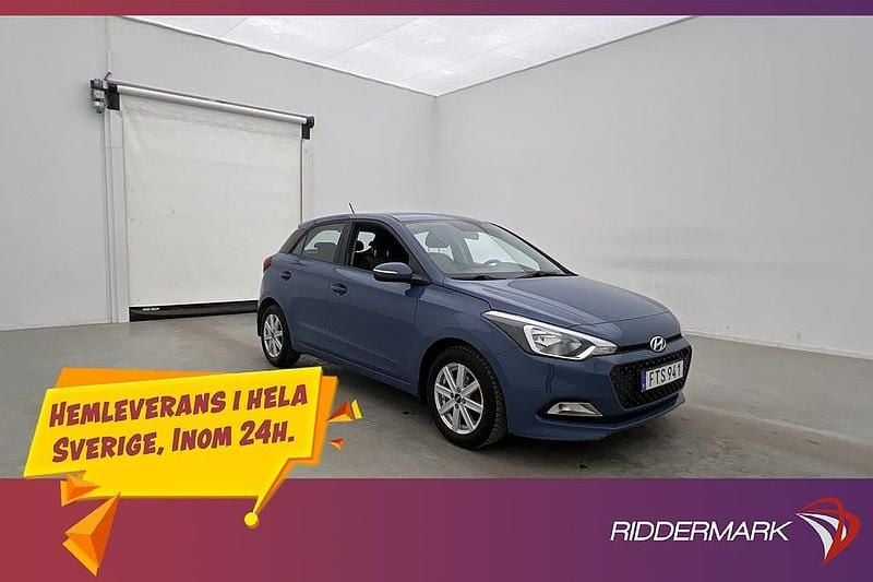Lblå Begagnad 2017 Hyundai i20 Premium Halvkombi | 114 900 kr (Marknadspris) - Bild 1/3