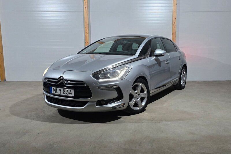 Silver Begagnad 2012 Citroën DS5 Halvkombi | 94 900 kr (Marknadspris) - Bild 1/3