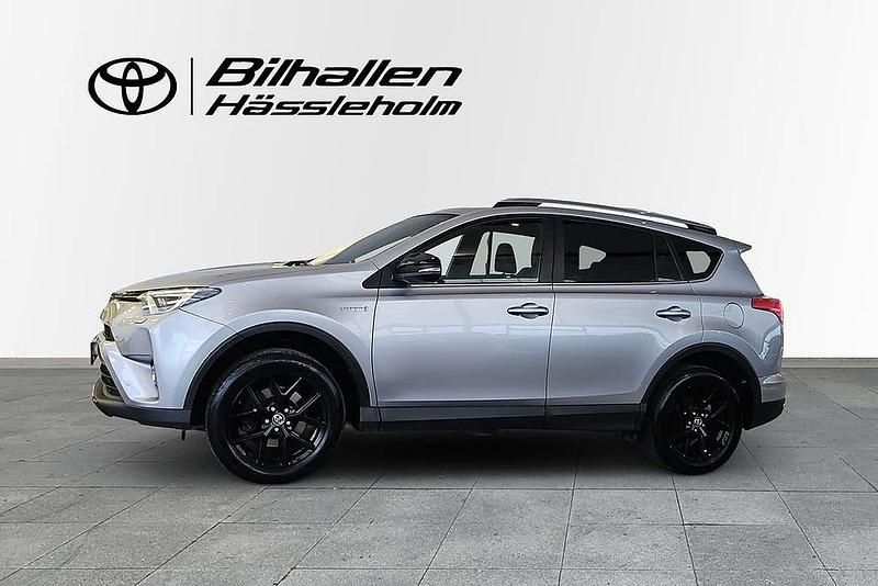 Begagnad Toyota RAV4 Hybrid 200 HK (147 kW) 2018 Silver SUV