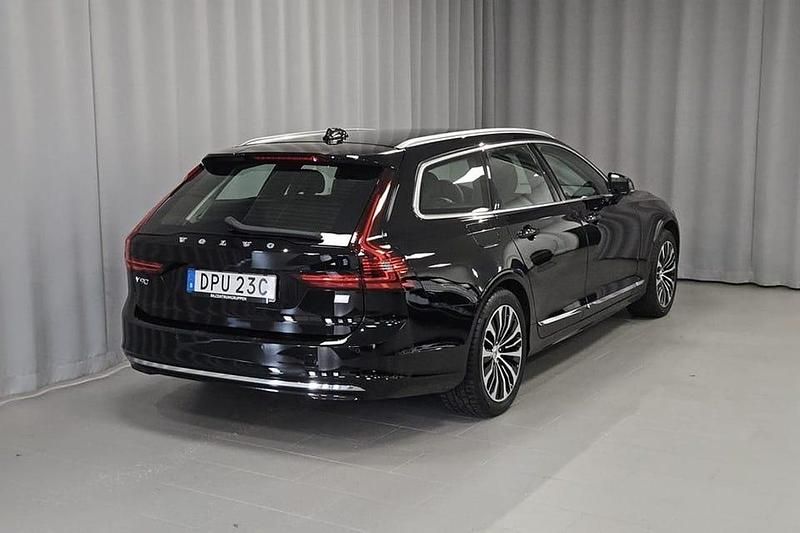Begagnad Volvo V90 355 HK (261 kW) 2023 Svart Kombi