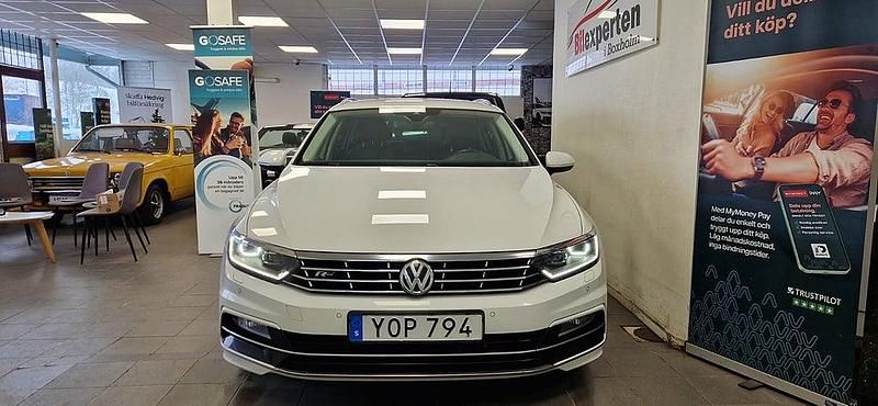 Begagnad VW Passat GT 190 HK (139 kW) 2018 Vit Kombi