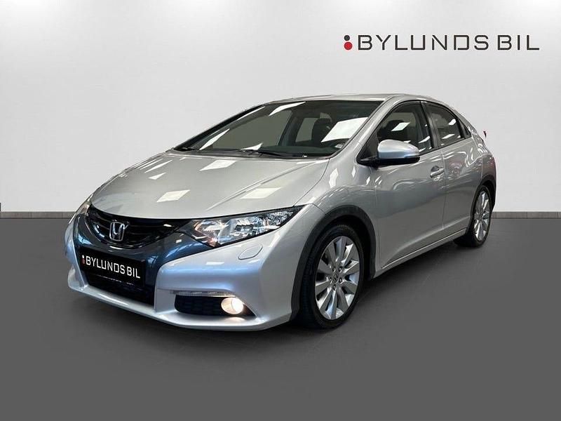 Silver Begagnad 2012 Honda Civic Sport Halvkombi | 149 000 kr (Lite dyr) - Bild 1/4