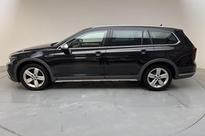 Begagnad VW Passat Alltrack Executive 200 HK (147 kW) 2021 Svart Kombi