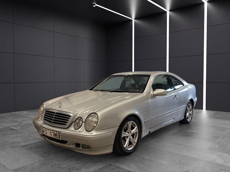 Ljusgrå Begagnad 2001 Mercedes CLK320 Elegance Sportkupé | 29 900 kr (Marknadspris) - Bild 1/4