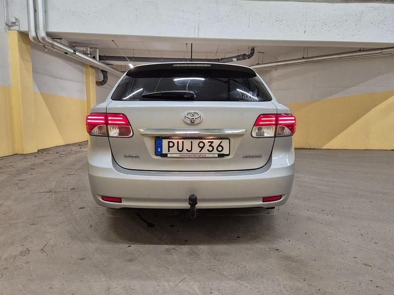 Begagnad Toyota Avensis Edition 124 HK (91 kW) 2014 Kombi