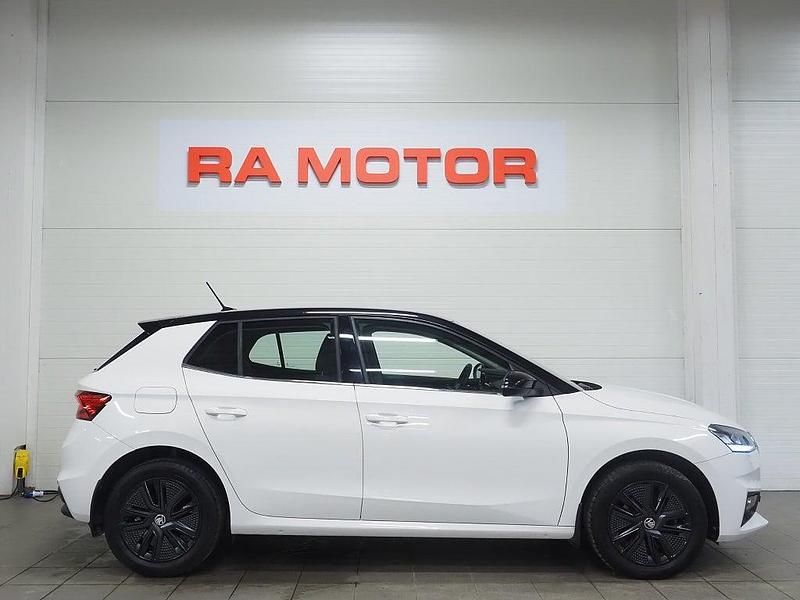 Begagnad Skoda Fabia Style 110 HK (80 kW) 2022 Vit Halvkombi