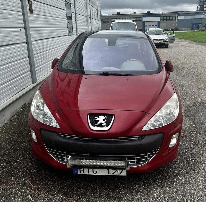 Röd Begagnad 2009 Peugeot 308 Halvkombi | 27 000 kr (Bra pris) - Bild 1/3
