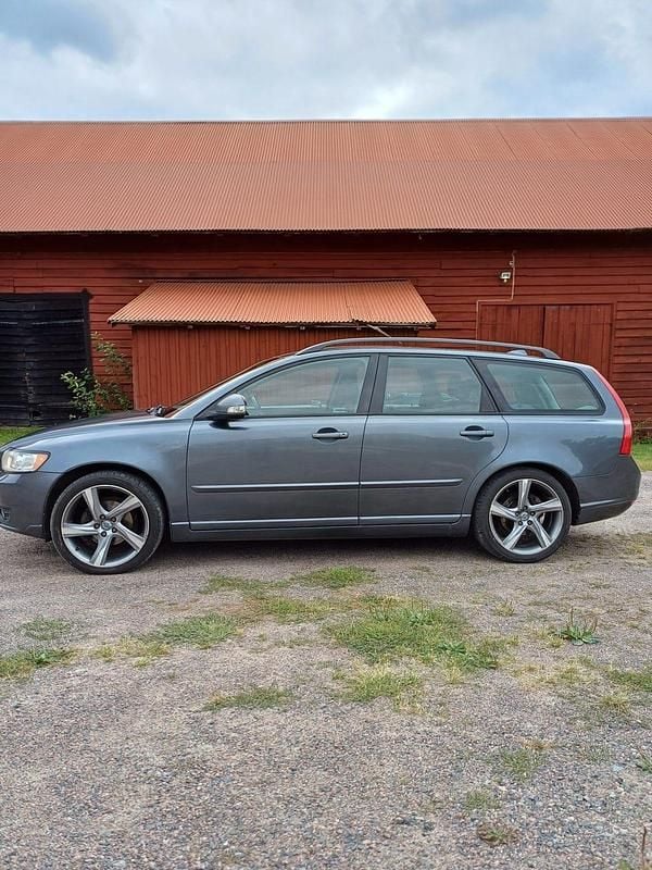 Begagnad 2010 Volvo V50 Kombi | 18 000 kr (Superpris) - Bild 1/4