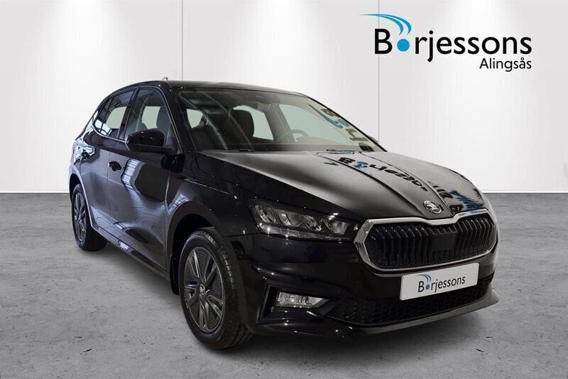 Svart Begagnad 2023 Skoda Fabia Monte Carlo Halvkombi | 229 900 kr (Marknadspris) - Bild 1/4