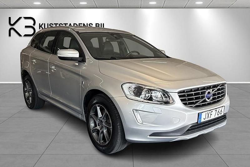 Silver Begagnad 2016 Volvo XC60 Ocean Race SUV | 159 900 kr (Marknadspris) - Bild 1/4