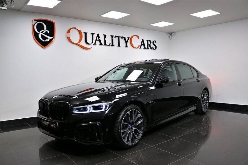 Svart Begagnad 2022 BMW 745 M Sport Sedan | 879 000 kr - Bild 1/4