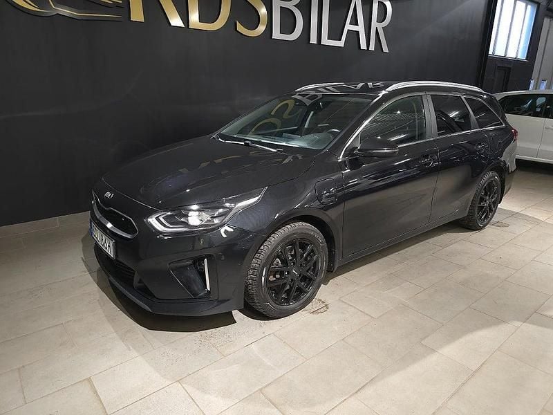 Begagnad Kia Ceed Advance 141 HK (103 kW) 2021 Svart Halvkombi
