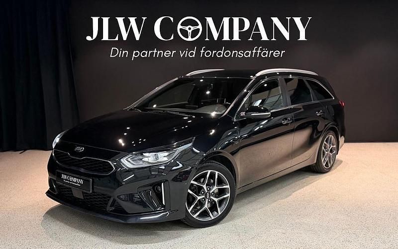 Svart metallic Begagnad 2019 Kia Ceed Sportswagon GT-Line Kombi | 189 000 kr (Marknadspris) - Bild 1/4
