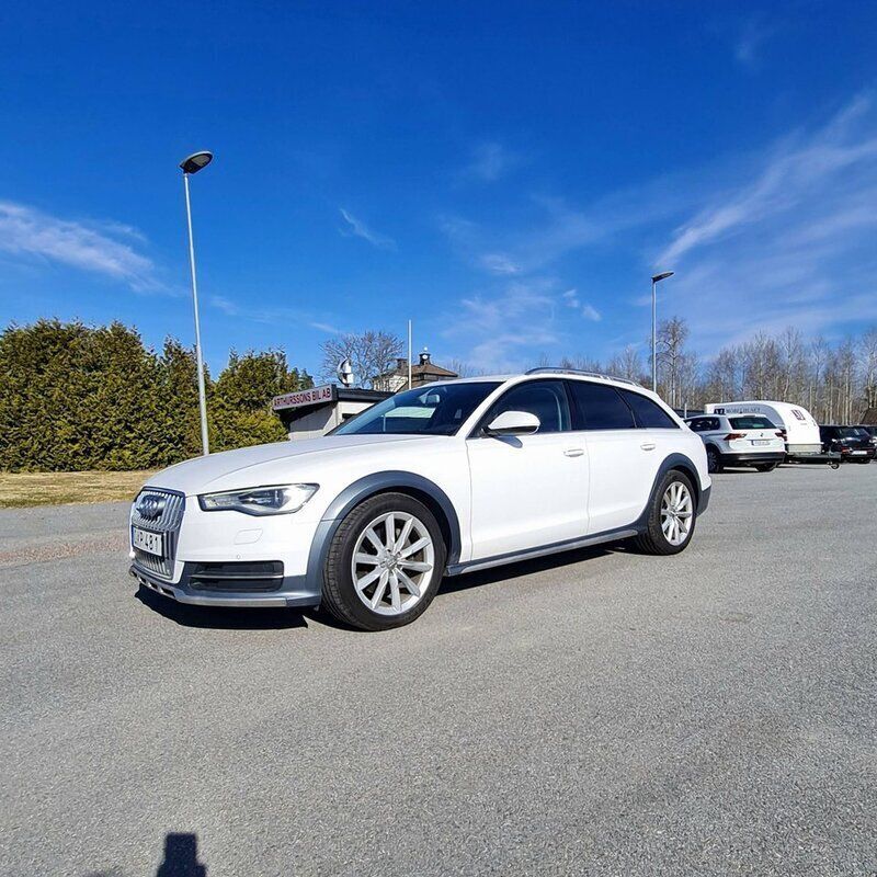 Vit Begagnad 2015 Audi A6 Allroad Sport Kombi | 219 000 kr (Marknadspris) - Bild 1/4